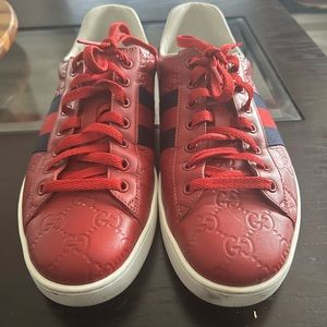 Gucci Sneakers for sale!